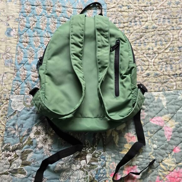 Dakine Essentials Mini Backpack 7L - Picture 6 of 9